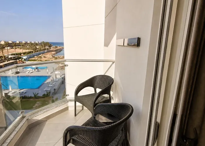 Bright Modern With Pool And Sea View In The Heart Of * 洪加達