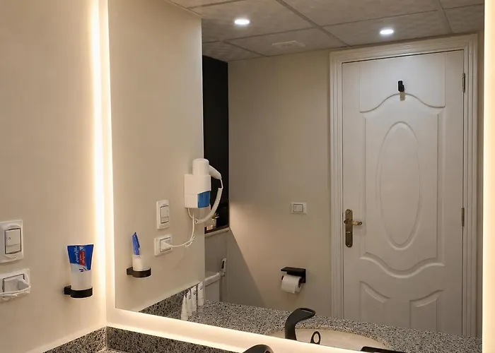 Bright Modern With Pool And Sea View In The Heart Of * 洪加達